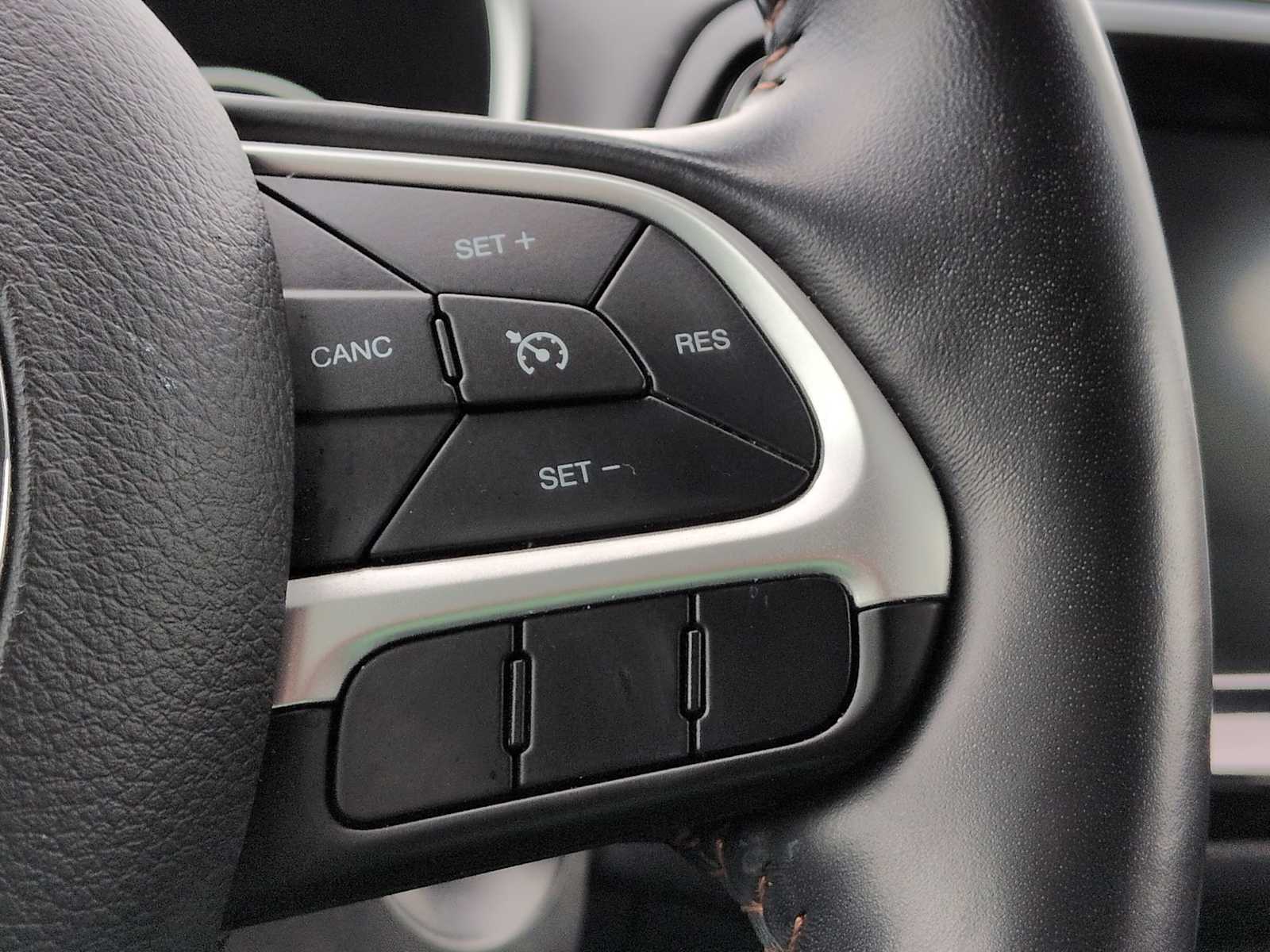 Thumbnail: 2020 Jeep Compass - 25