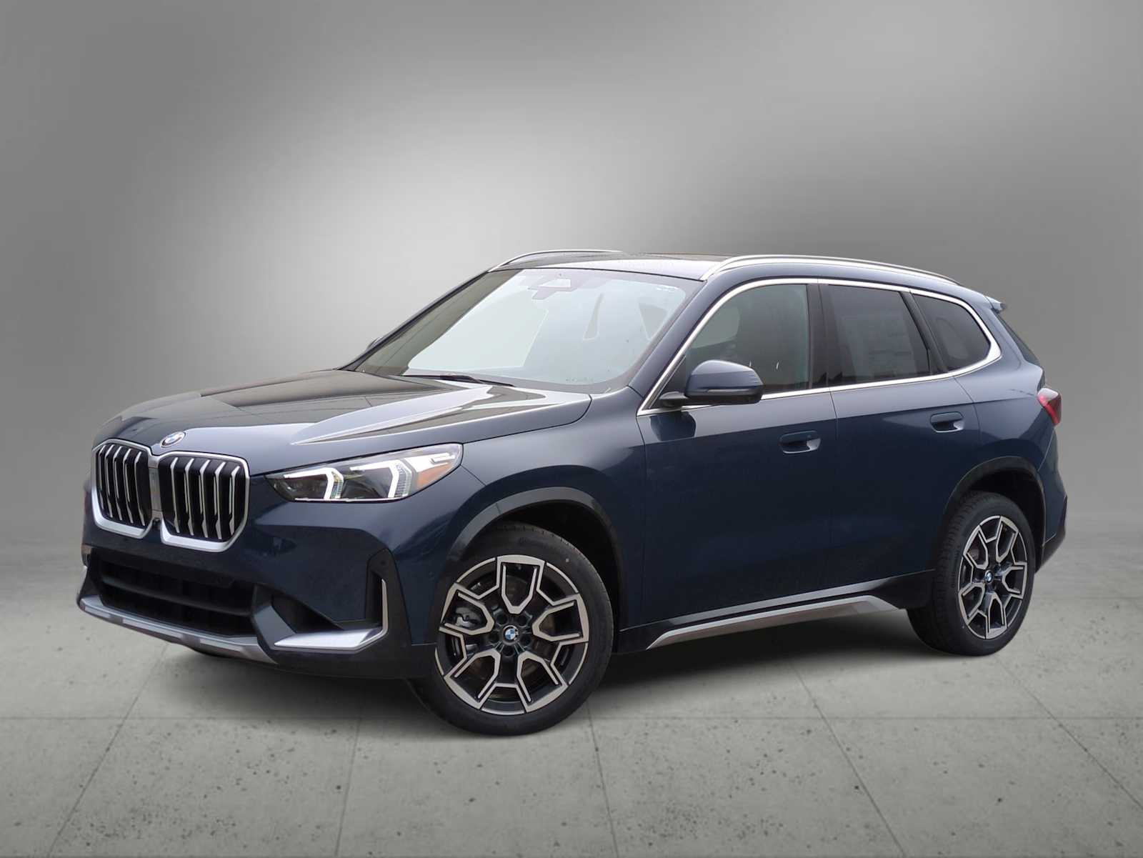 2026 BMW X1 28i's photo