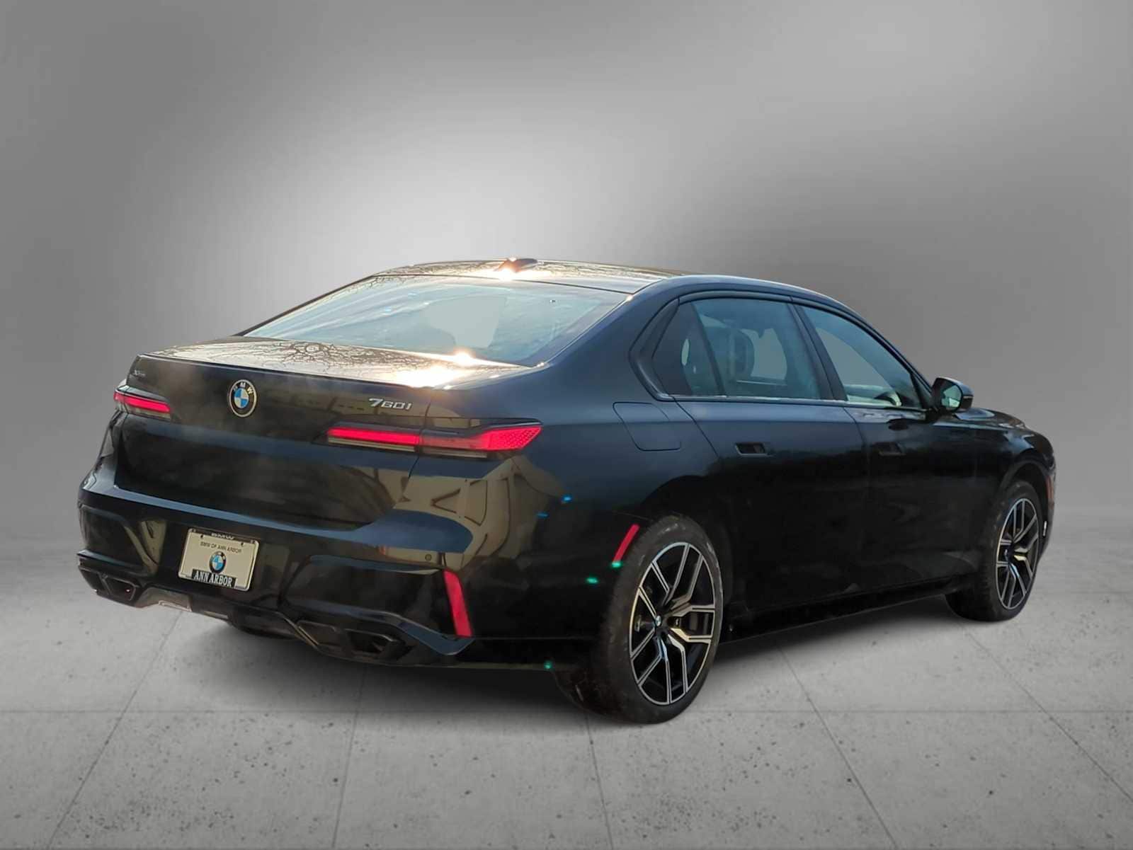 Thumbnail: 2024 BMW 7 Series - 8