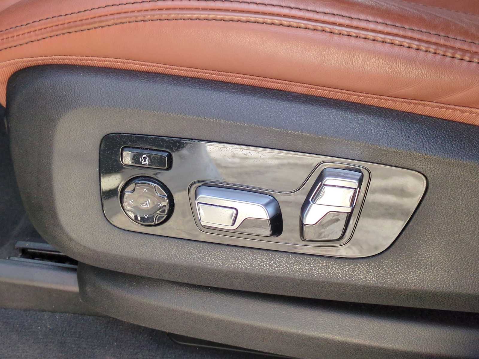 Thumbnail: 2025 BMW X7 - 17