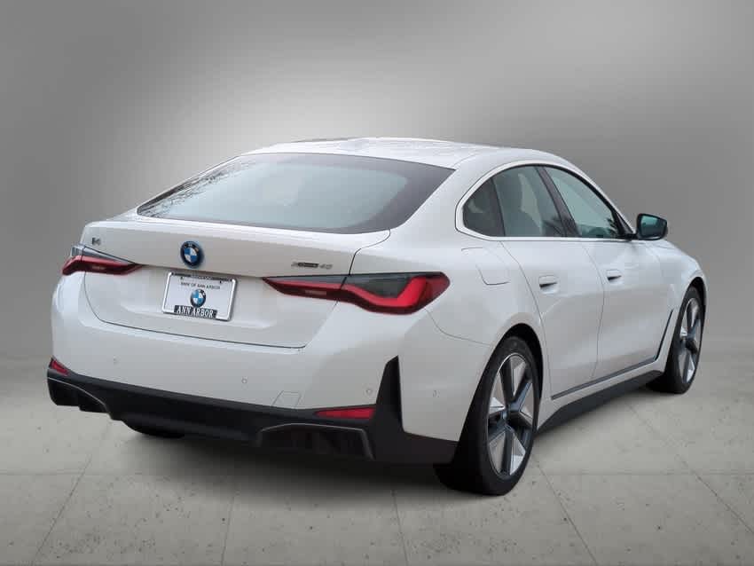 Thumbnail: 2025 BMW i4 - 8