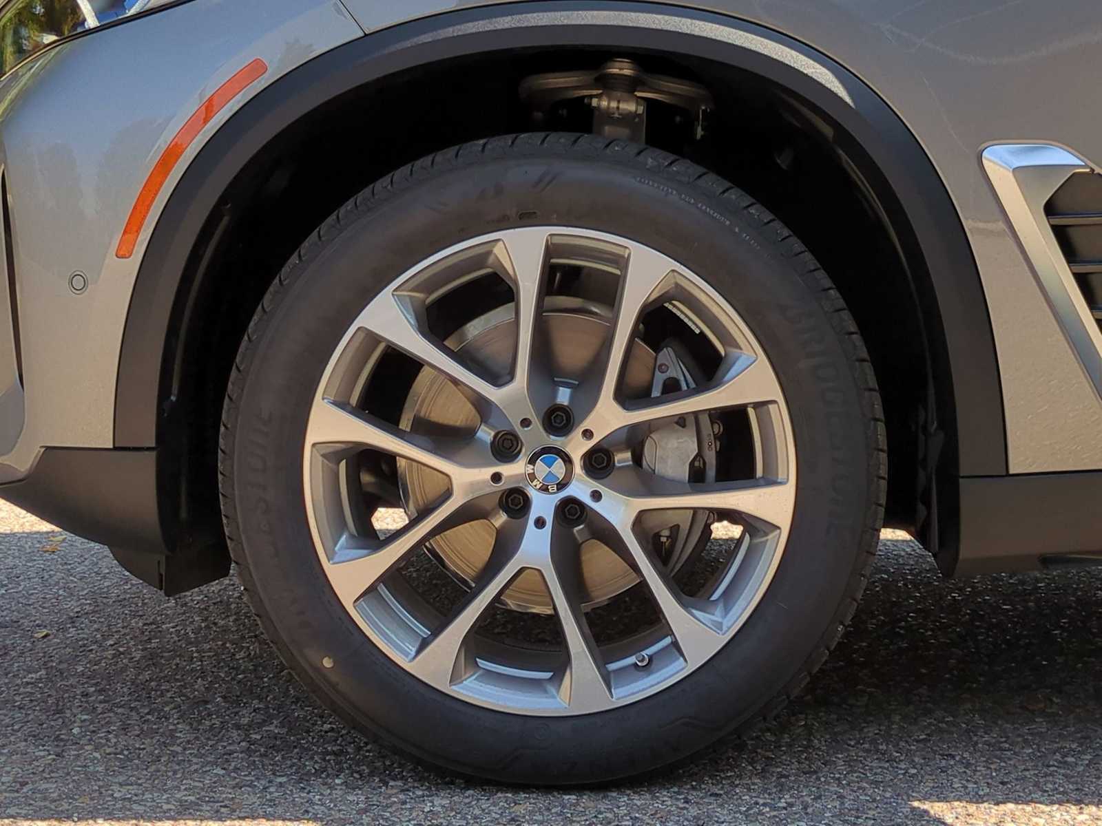 Thumbnail: 2026 BMW X5 - 14