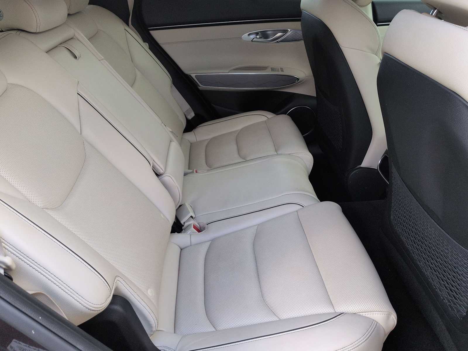 Thumbnail: 2022 Genesis GV70 - 20