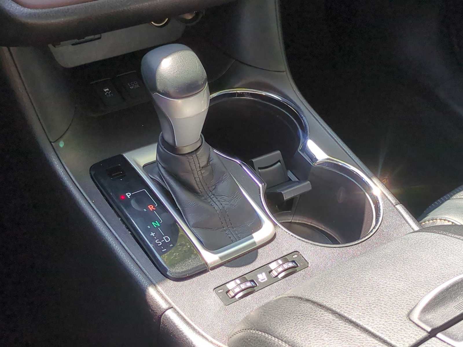 Thumbnail: 2016 Toyota Highlander - 34