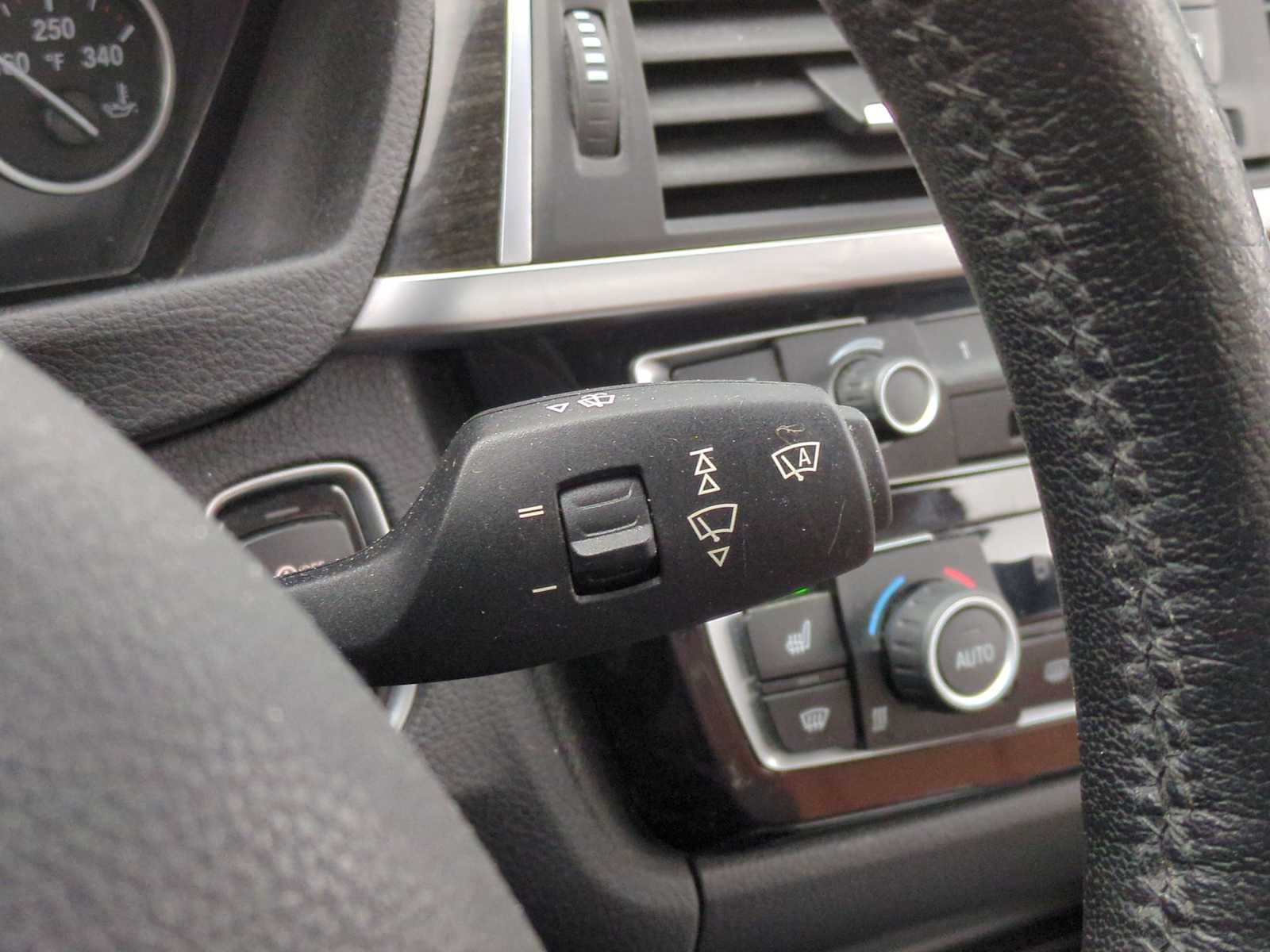 Thumbnail: 2016 BMW 3 Series - 27