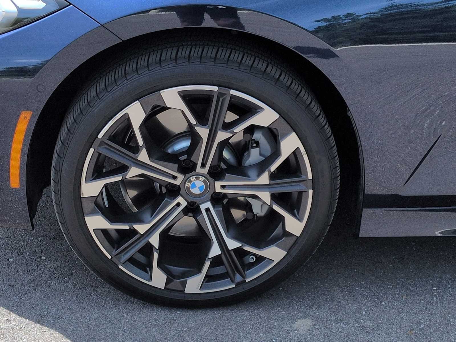 Thumbnail: 2025 BMW 3 Series - 13
