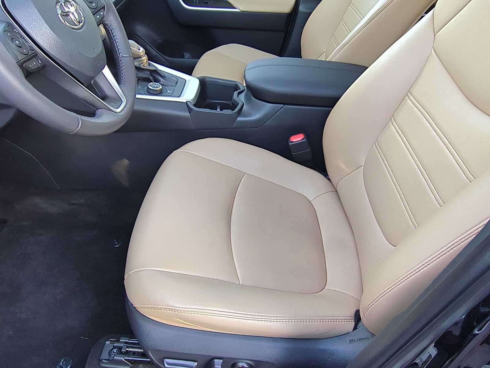 Thumbnail: 2023 Toyota RAV4 - 17