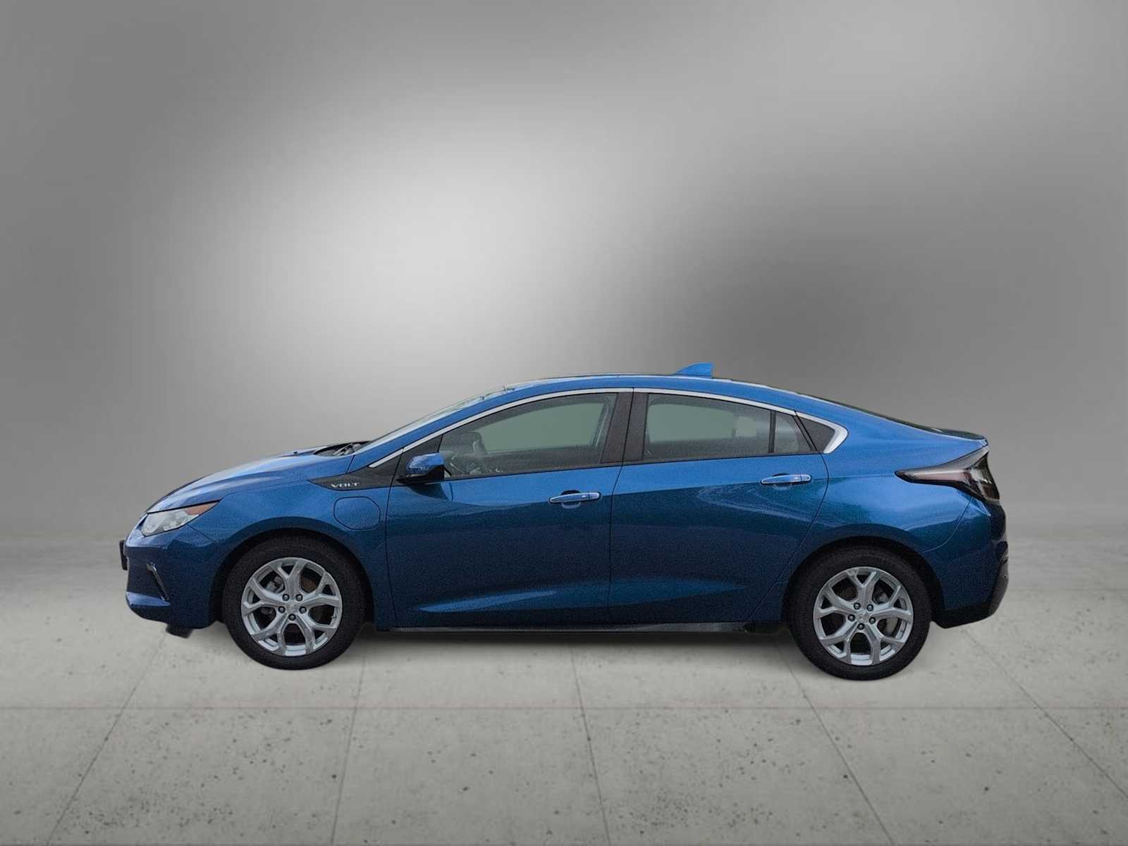 Thumbnail: 2016 Chevrolet Volt - 5