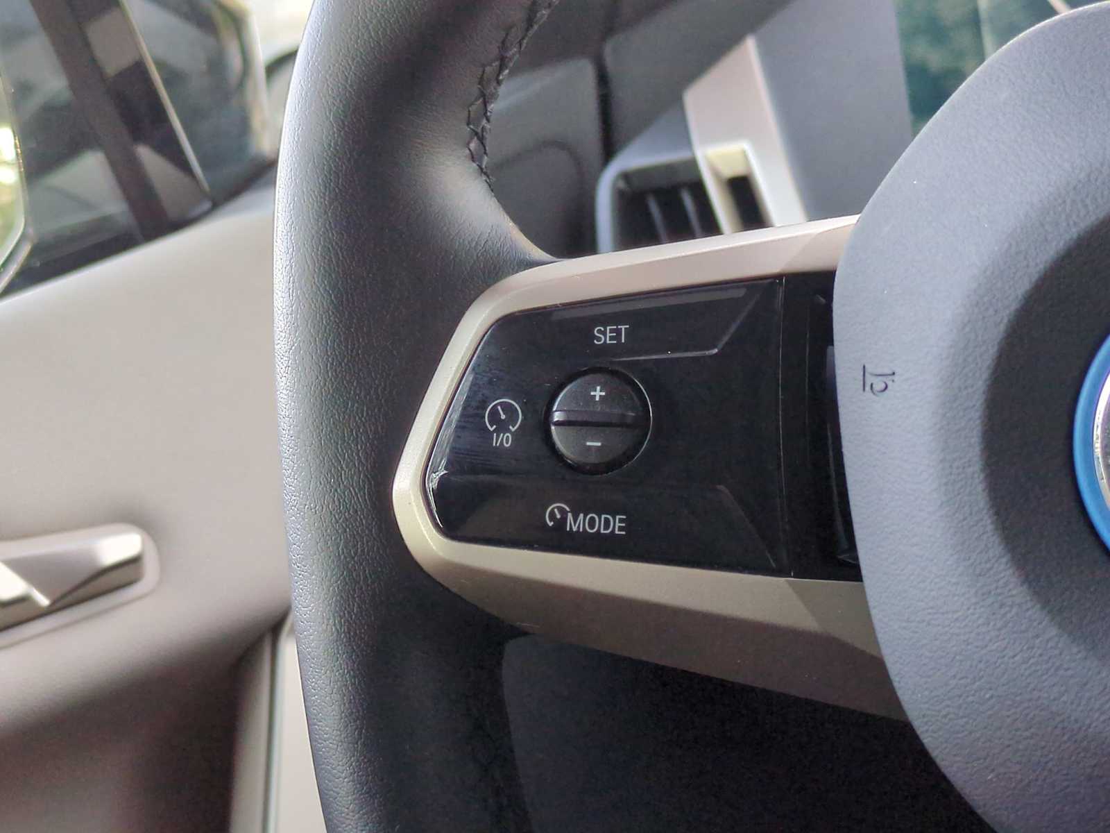 Thumbnail: 2025 BMW iX - 25