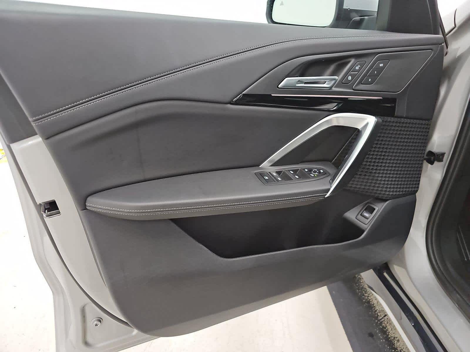 Thumbnail: 2024 BMW X1 - 11