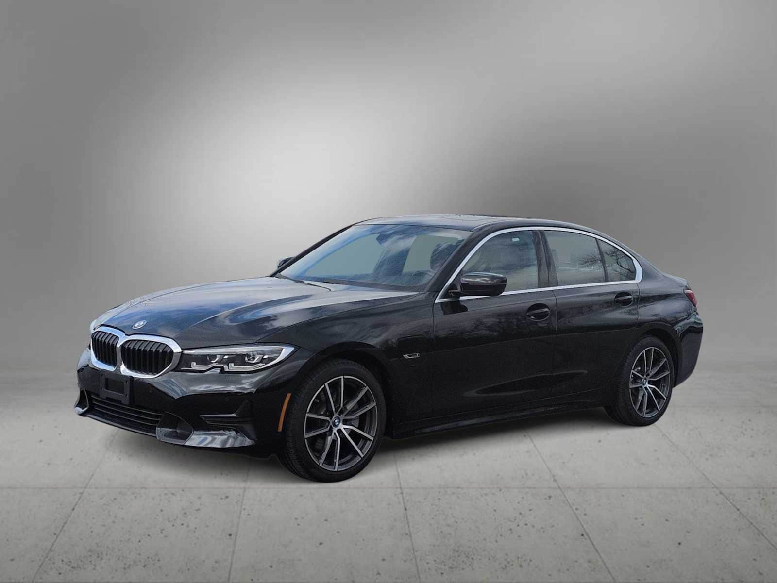 Thumbnail: 2022 BMW 3 Series - 4