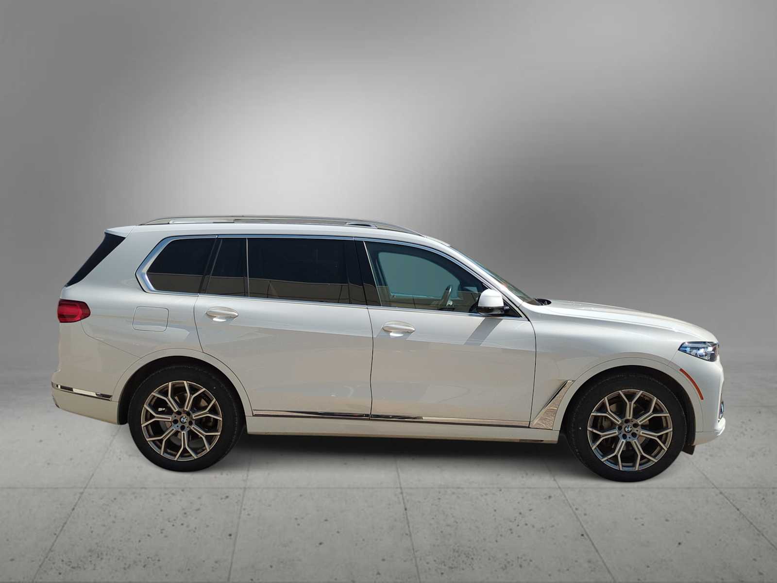 Thumbnail: 2022 BMW X7 - 9