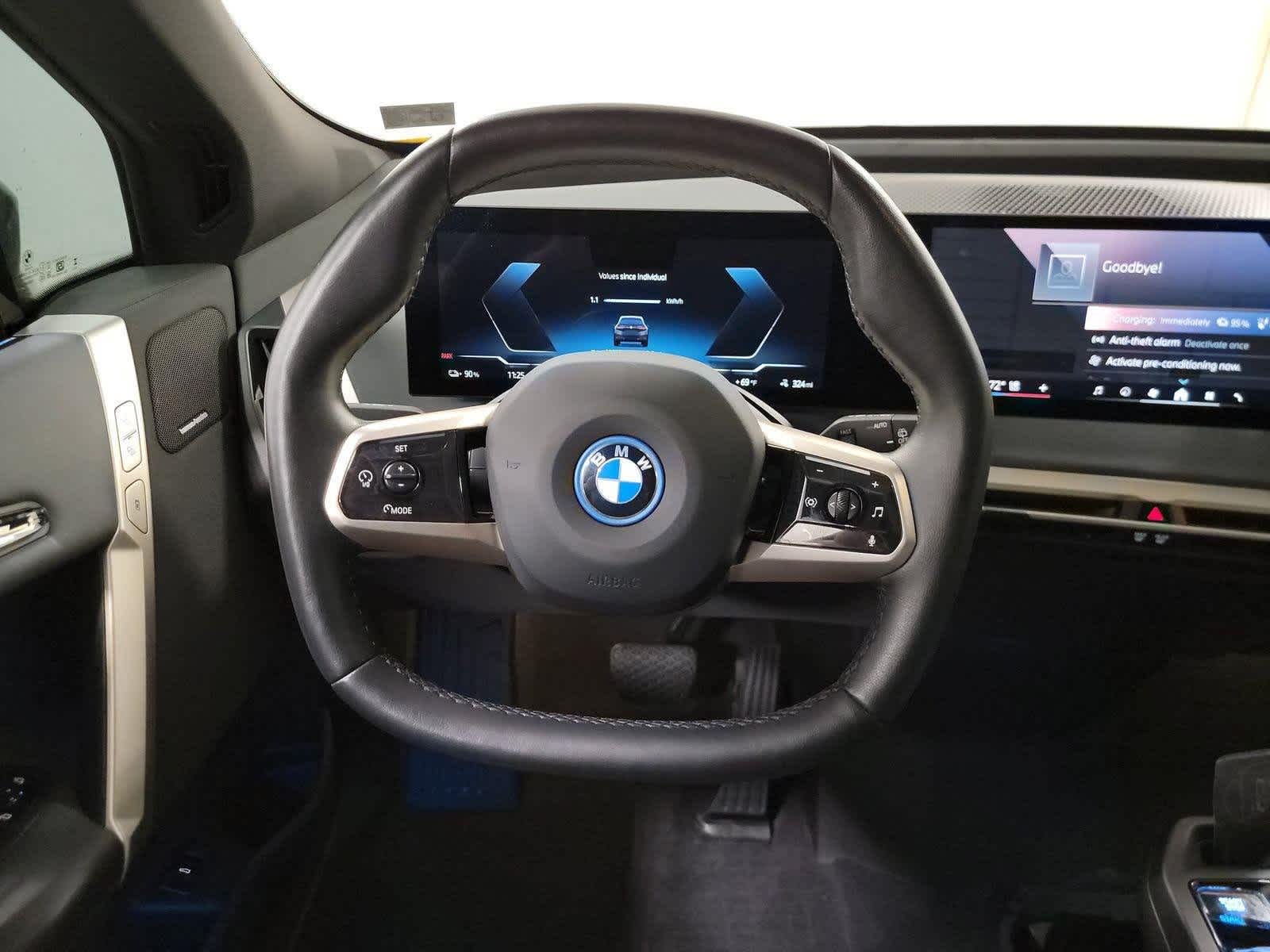Thumbnail: 2024 BMW iX - 9