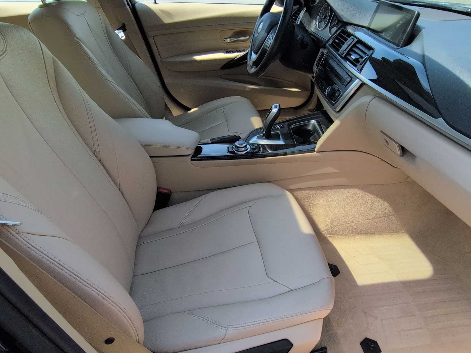 Thumbnail: 2013 BMW 3 Series - 24