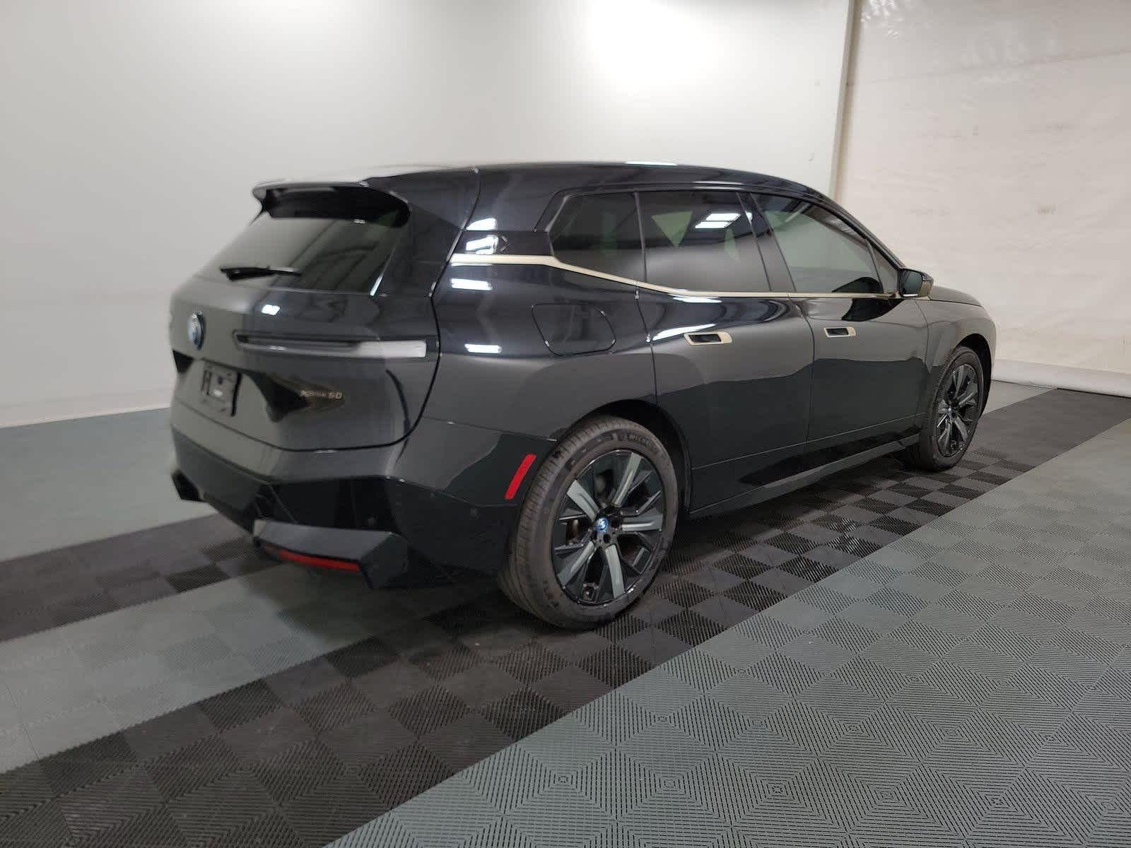 Thumbnail: 2024 BMW iX - 7