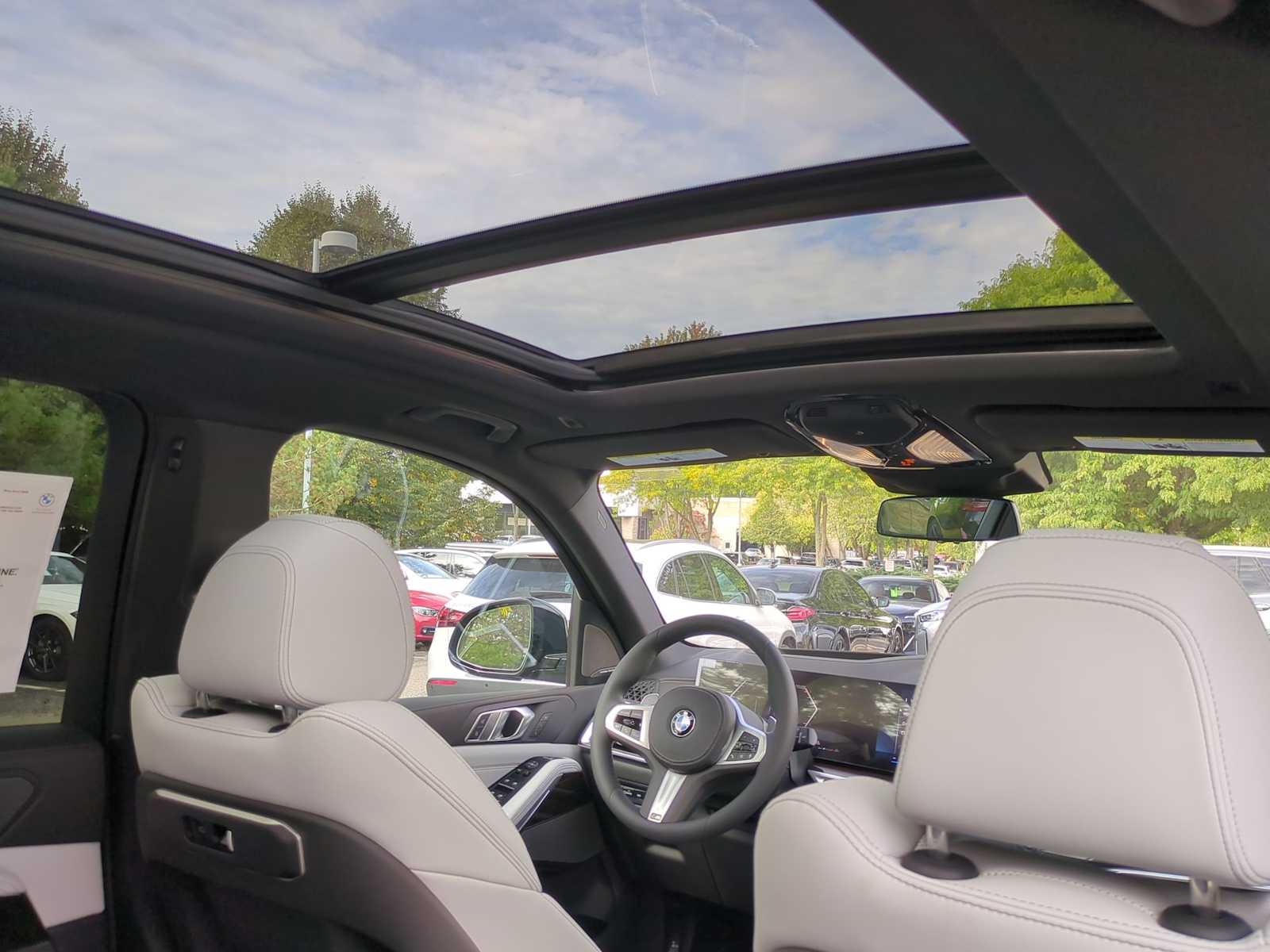 Thumbnail: 2026 BMW X5 - 22