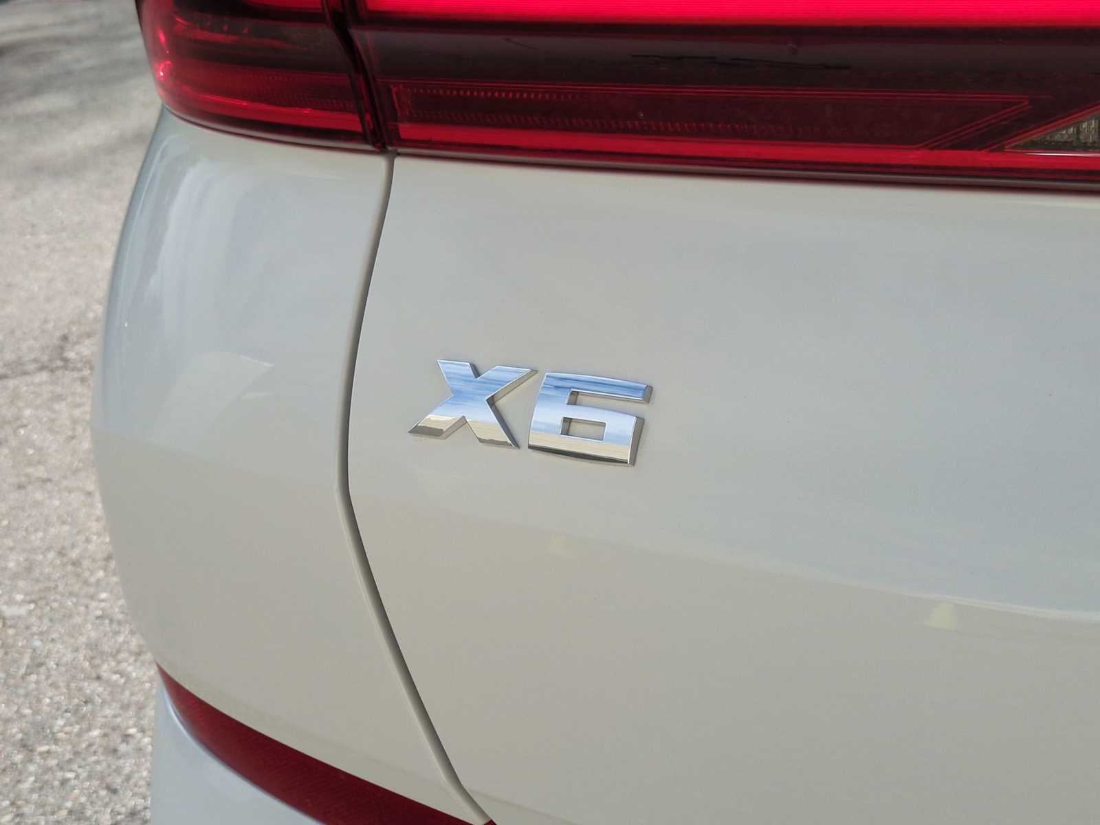 Thumbnail: 2026 BMW X6 - 13