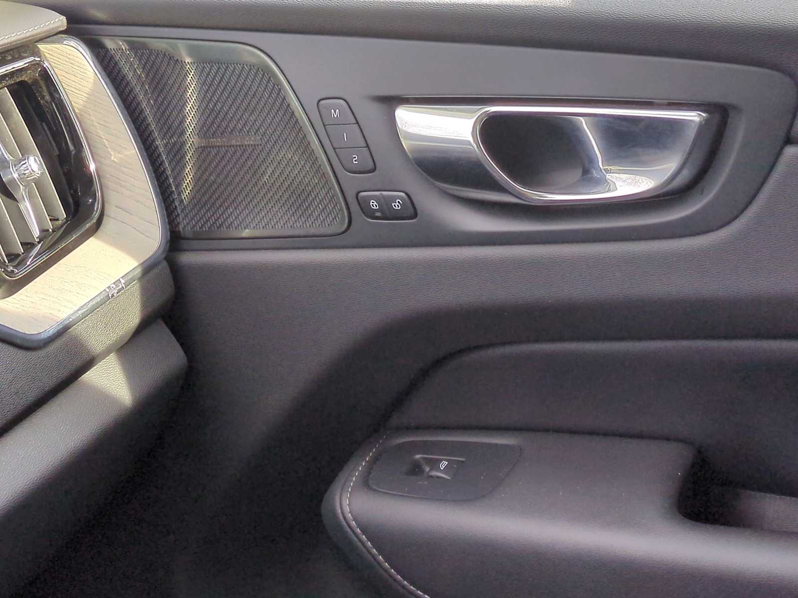 Thumbnail: 2021 Volvo XC60 - 39