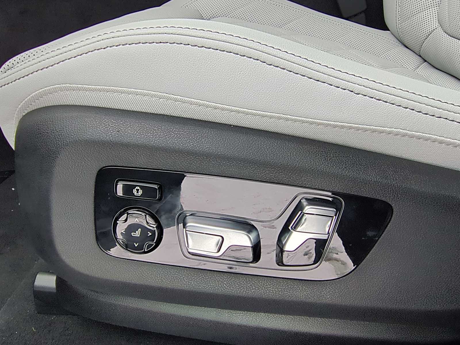 Thumbnail: 2026 BMW X6 - 17
