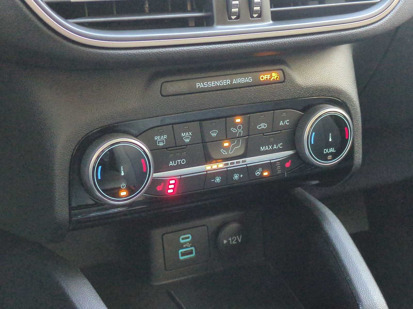 Thumbnail: 2022 Ford Escape - 40