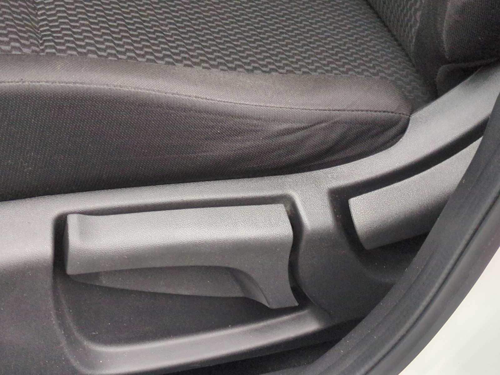 Thumbnail: 2019 Nissan Rogue Sport - 17