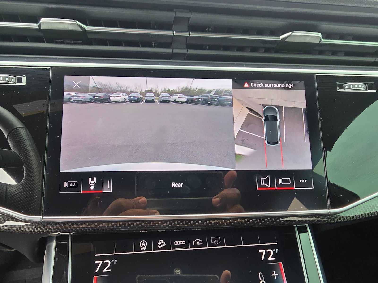 Thumbnail: 2023 Audi SQ8 - 16