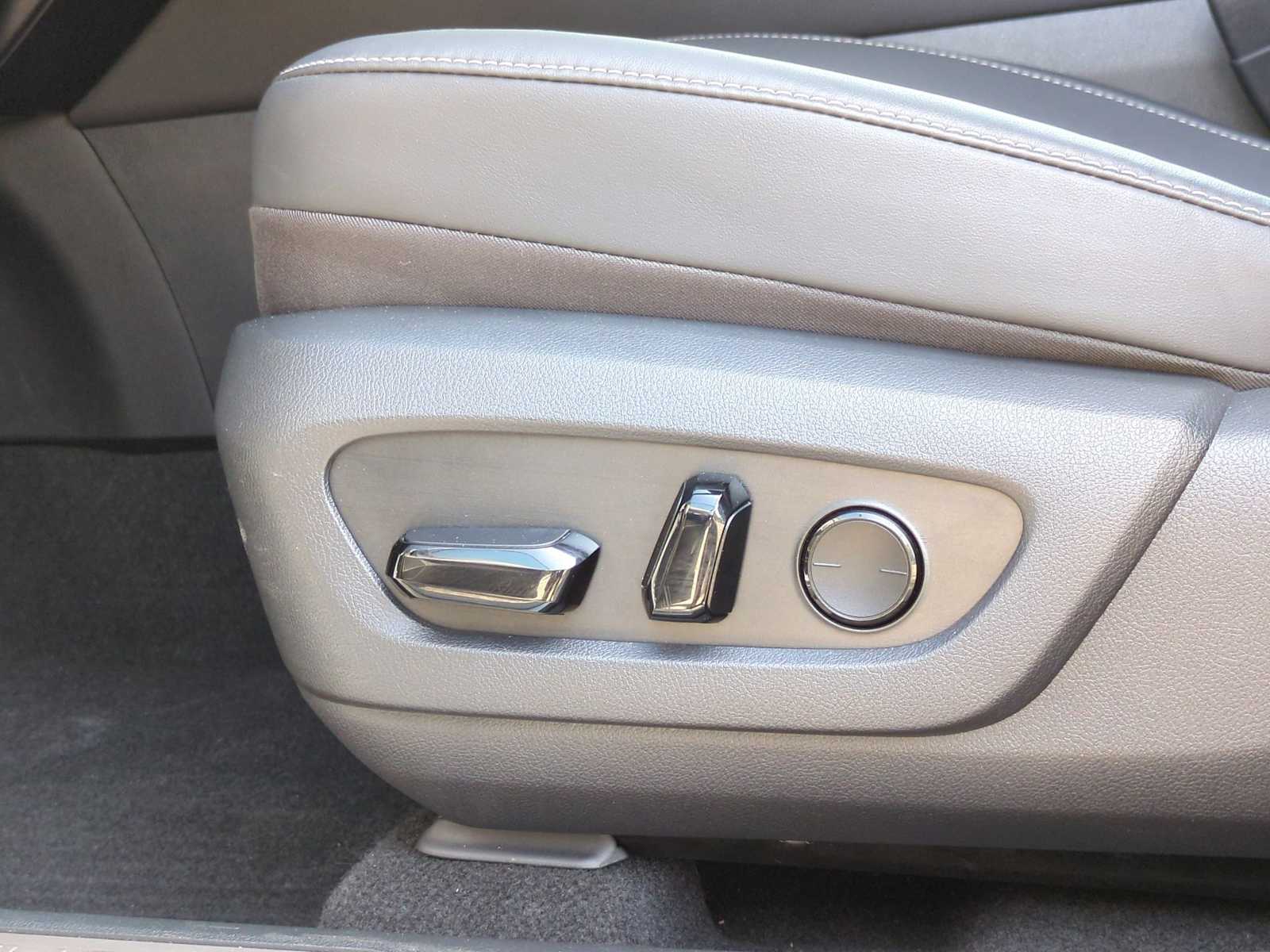 Thumbnail: 2023 Lexus RX - 17