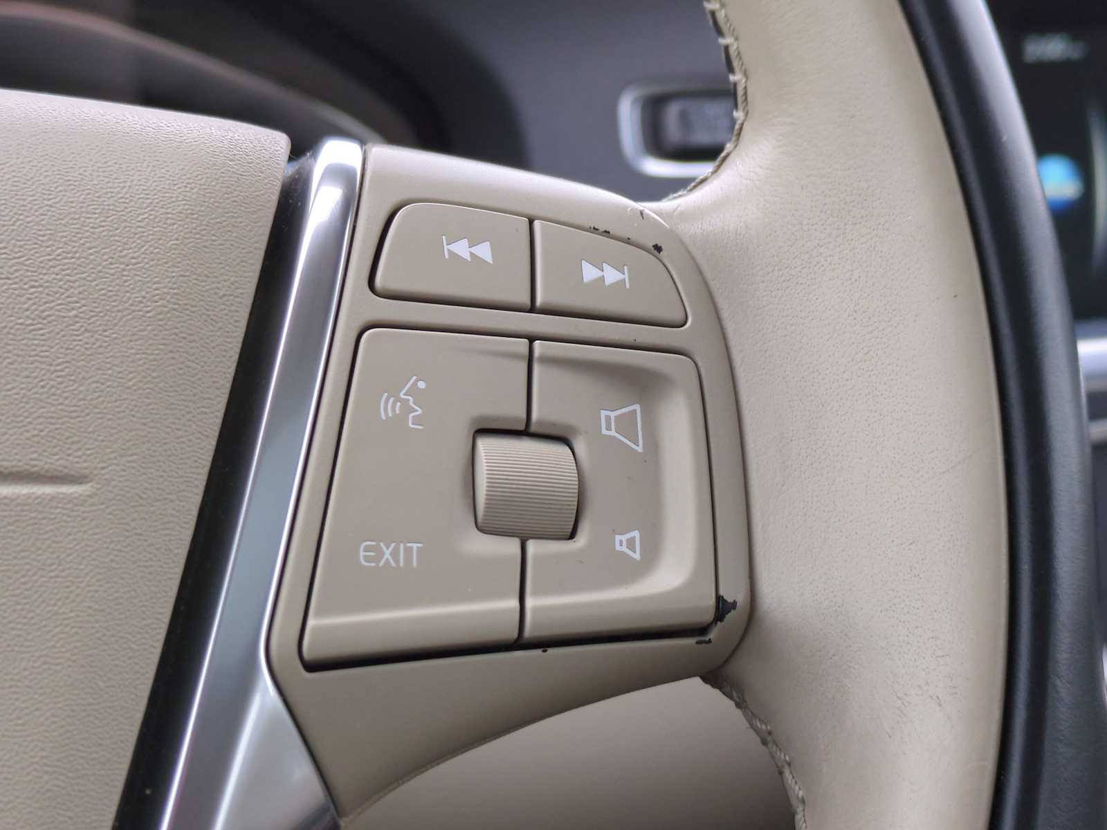 Thumbnail: 2016 Volvo S60 - 27