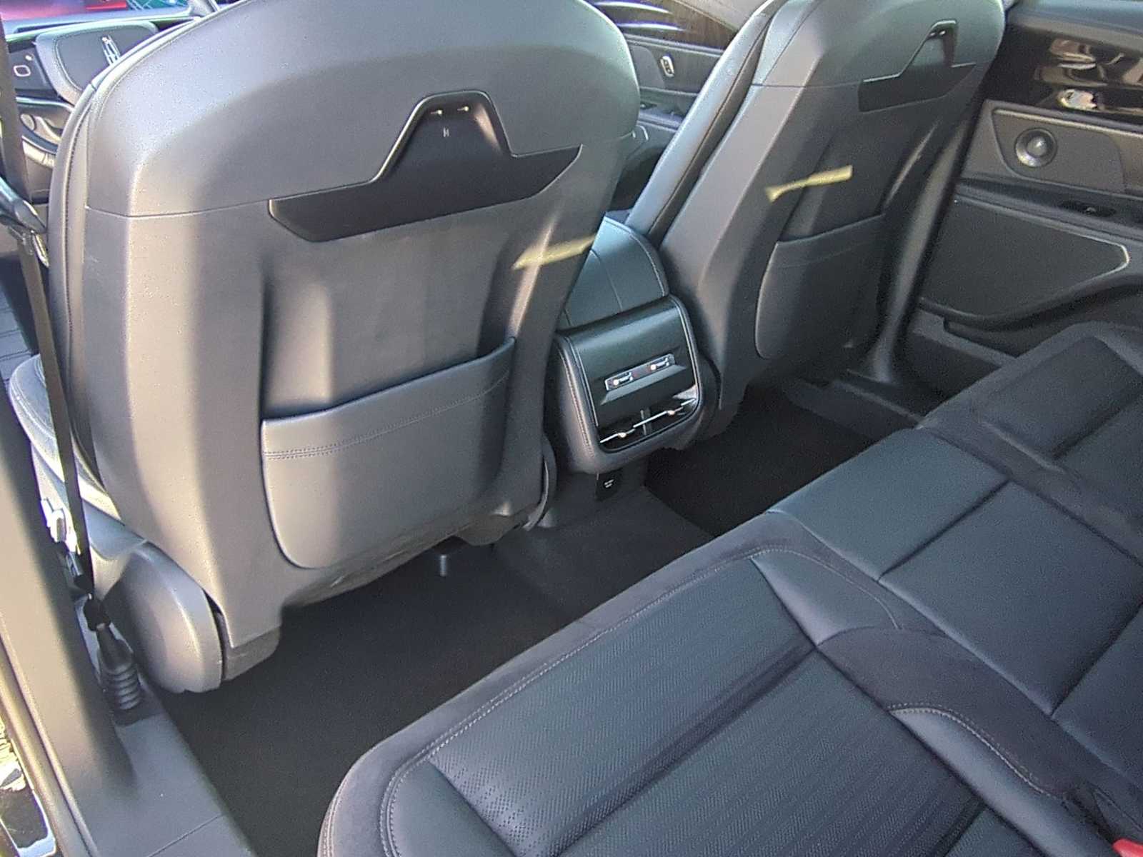 Thumbnail: 2024 Lincoln Nautilus - 26