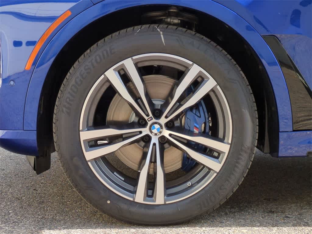 Thumbnail: 2025 BMW X7 - 14