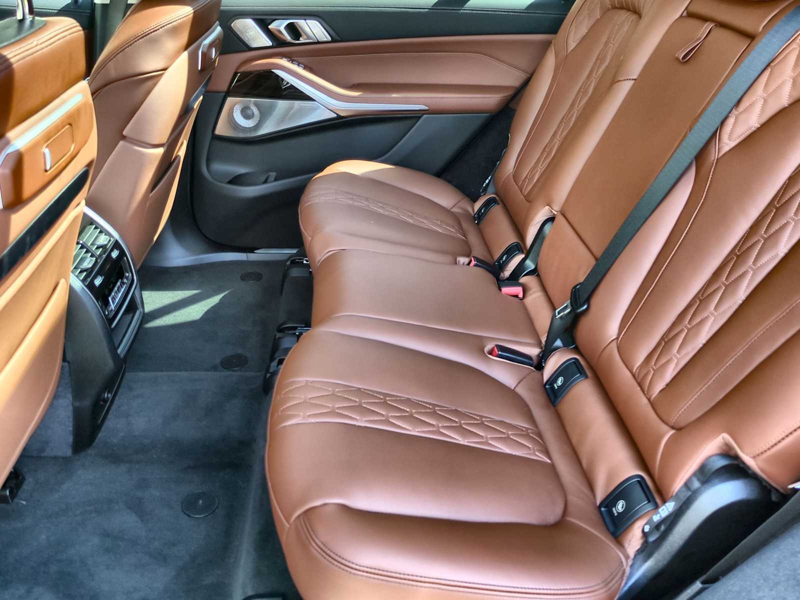 Thumbnail: 2026 BMW X7 - 21