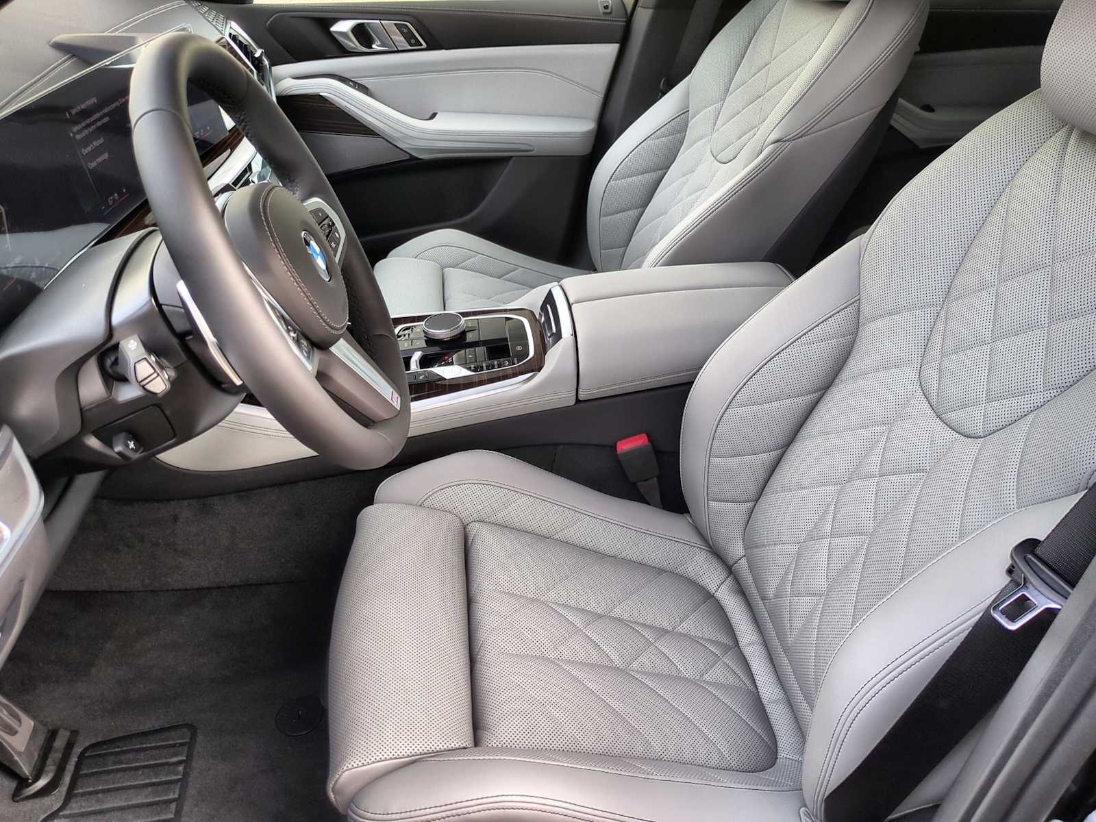 Thumbnail: 2026 BMW X5 - 16