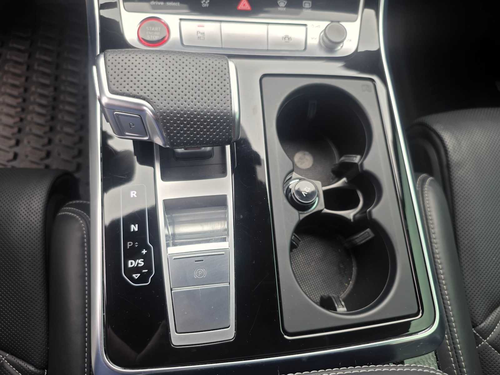 Thumbnail: 2023 Audi SQ8 - 18