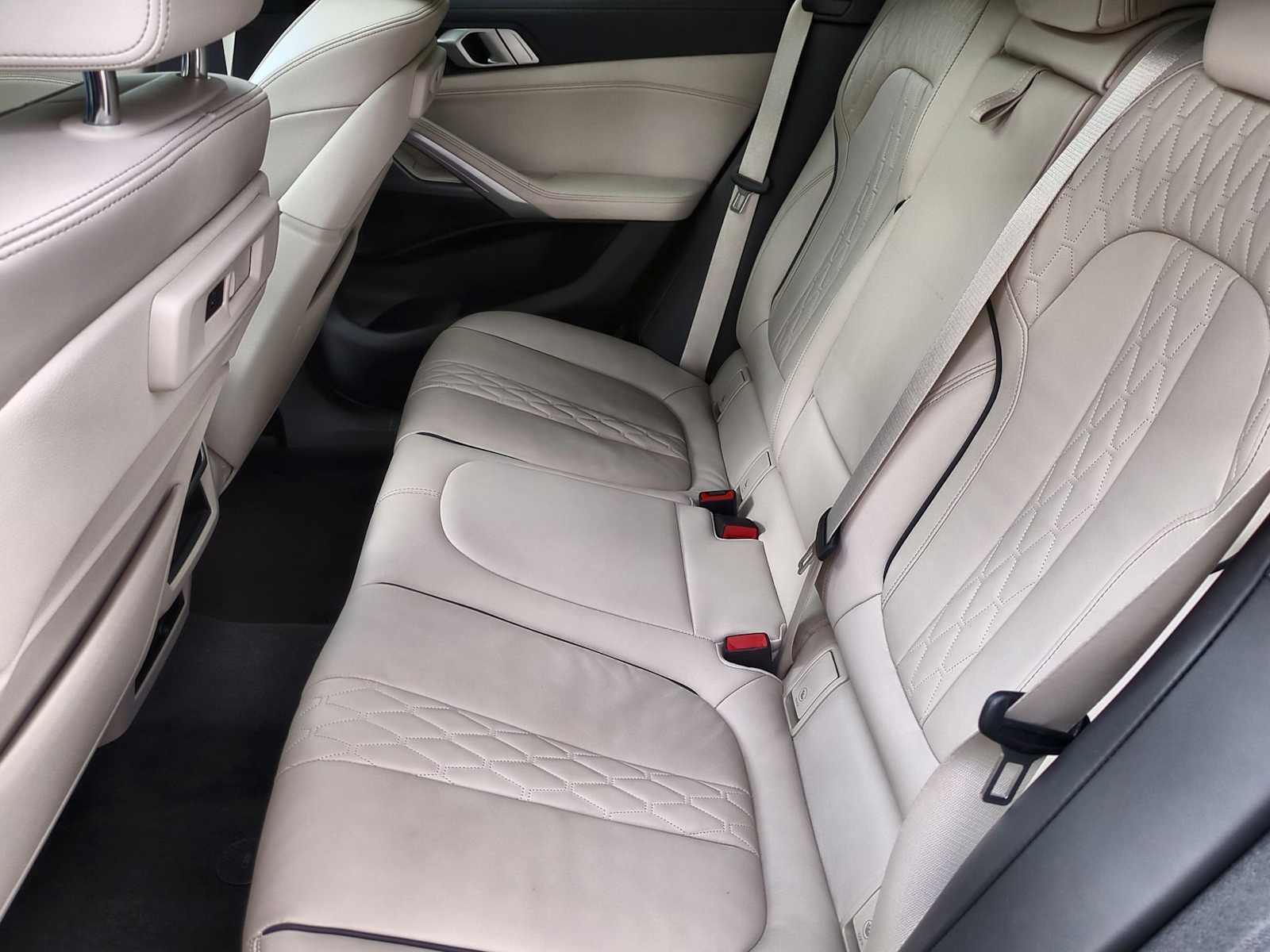 Thumbnail: 2023 BMW X6 - 20