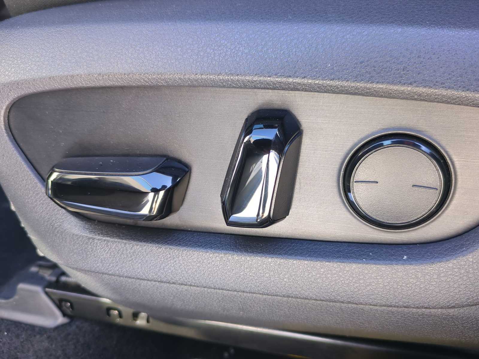 Thumbnail: 2025 Lexus TX - 25