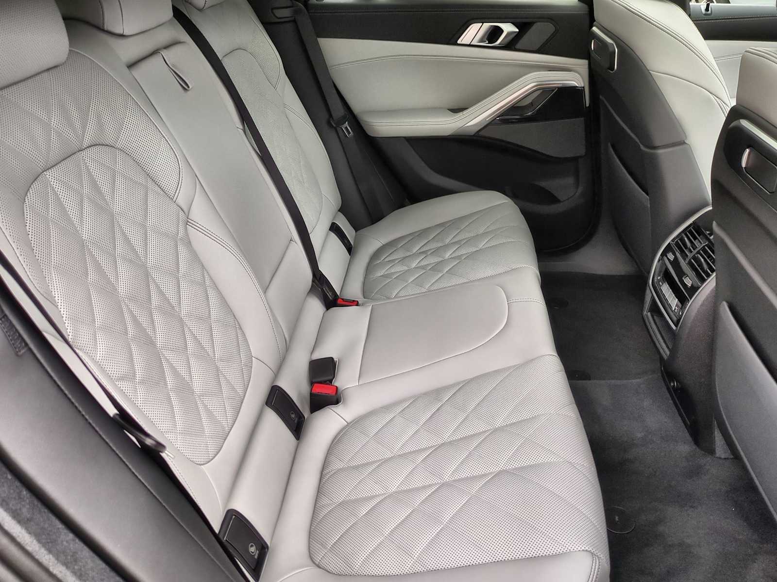 Thumbnail: 2026 BMW X6 - 21