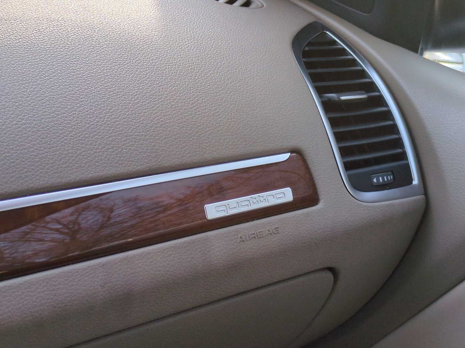 Thumbnail: 2011 Audi Q7 - 37