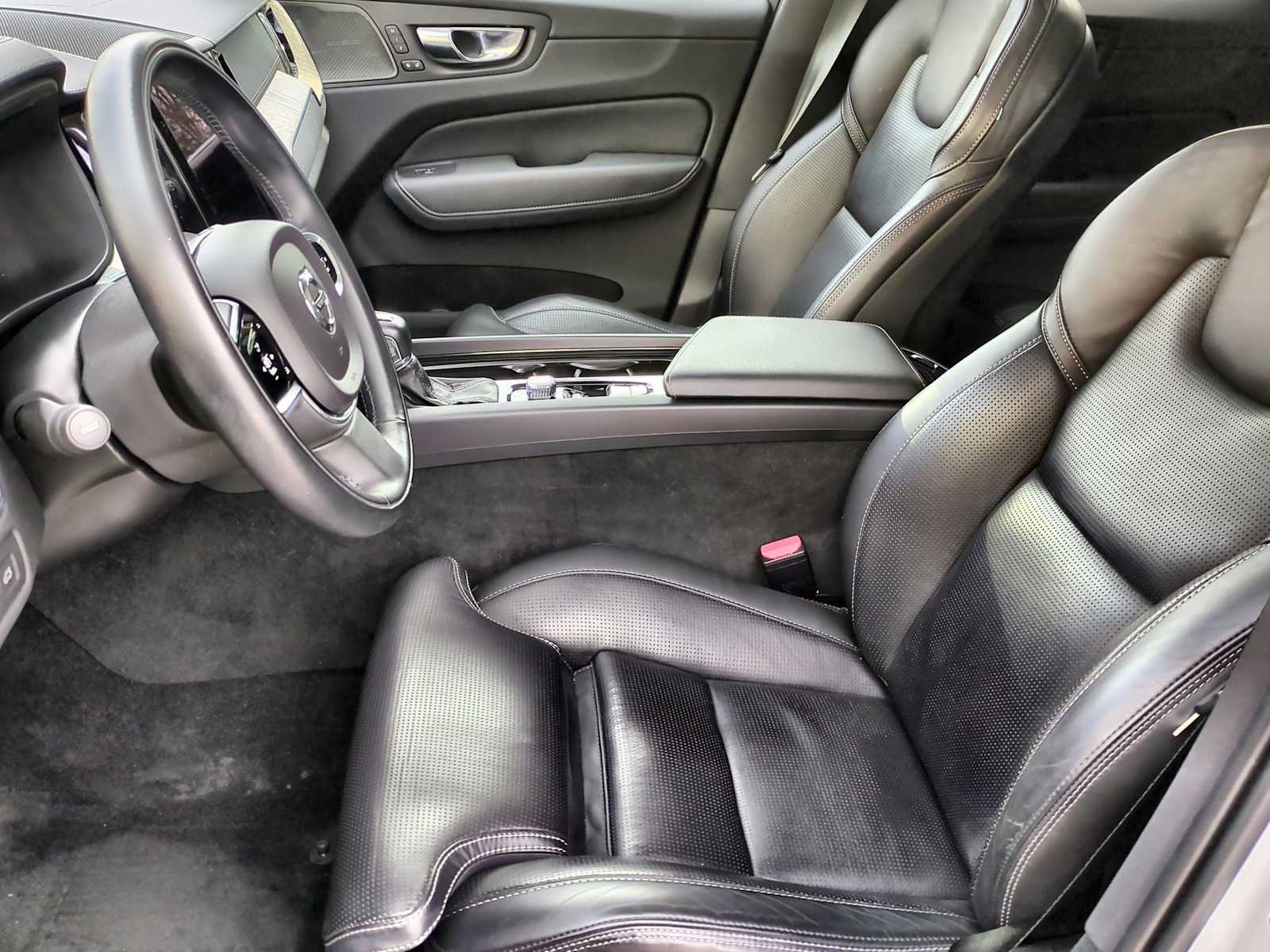 Thumbnail: 2021 Volvo XC60 - 16