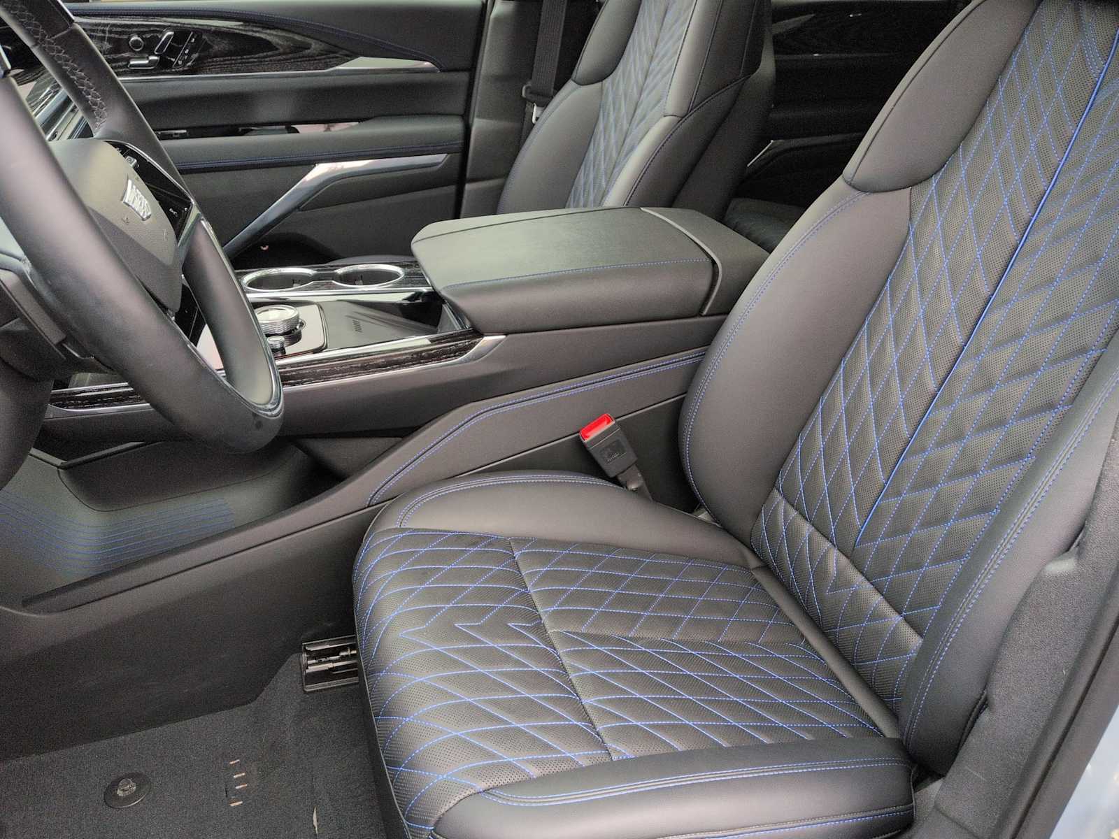 Thumbnail: 2025 Cadillac Escalade IQ - 16