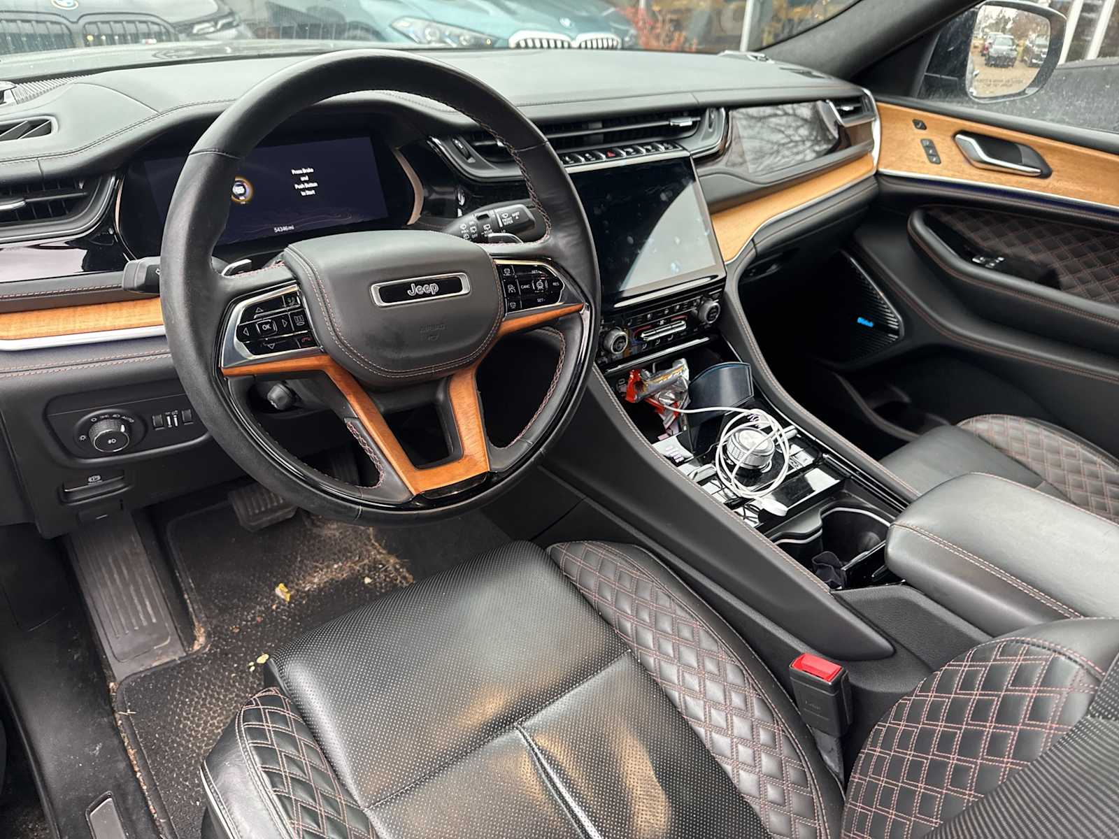 2022 Jeep Grand Cherokee Summit photo 2