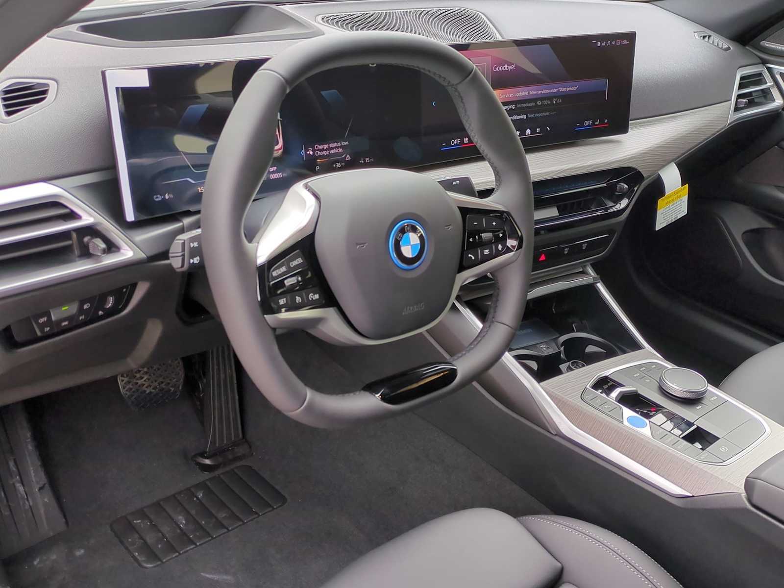 Thumbnail: 2025 BMW i4 - 10