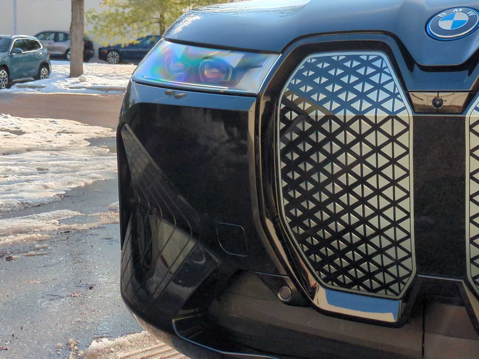 Thumbnail: 2025 BMW iX - 11