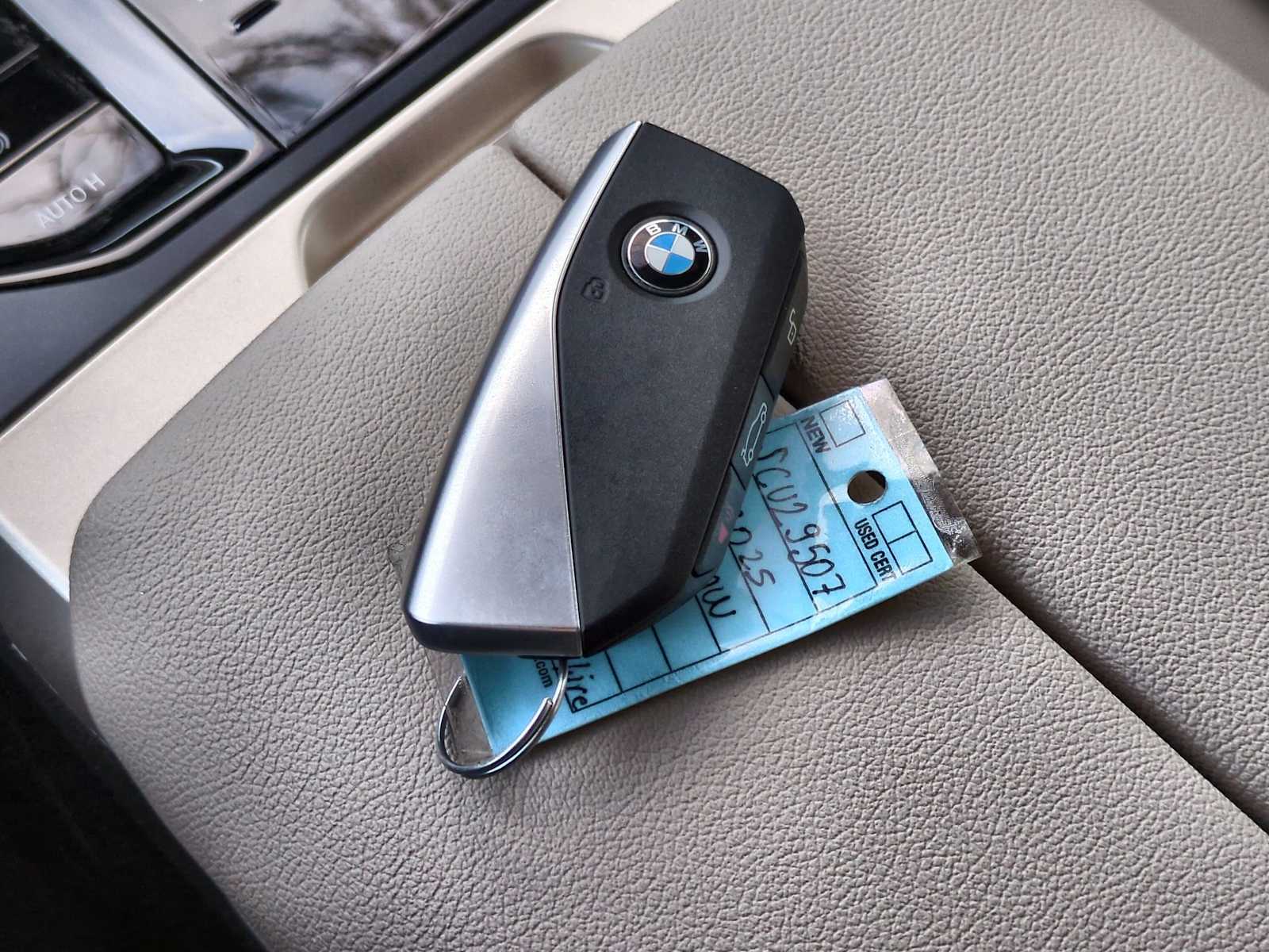 Thumbnail: 2025 BMW iX - 36