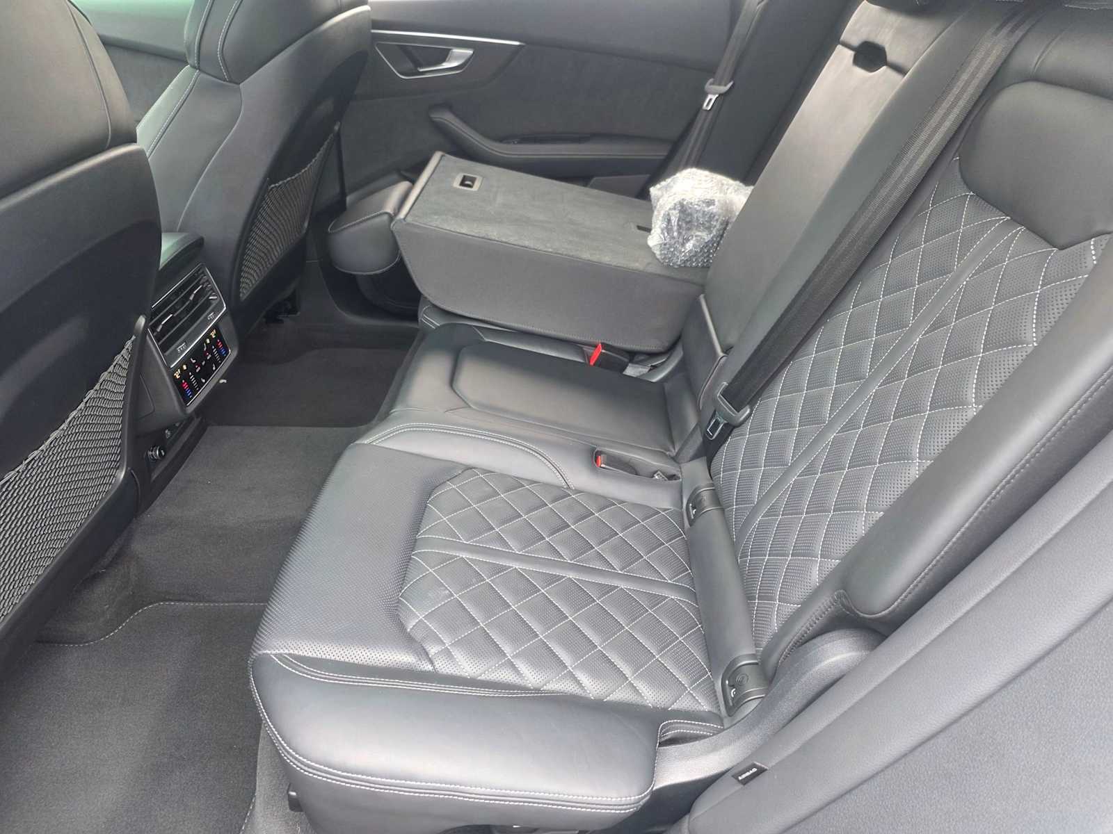 Thumbnail: 2023 Audi SQ8 - 20