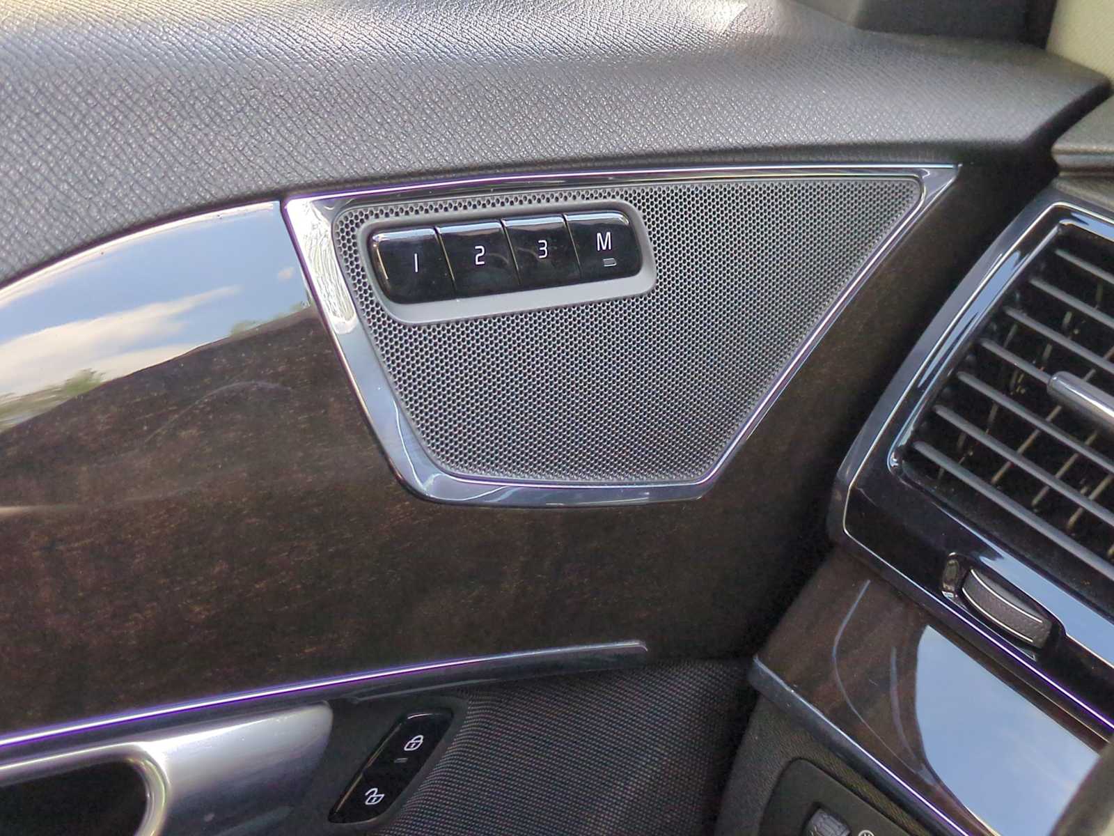 Thumbnail: 2018 Volvo XC90 - 33