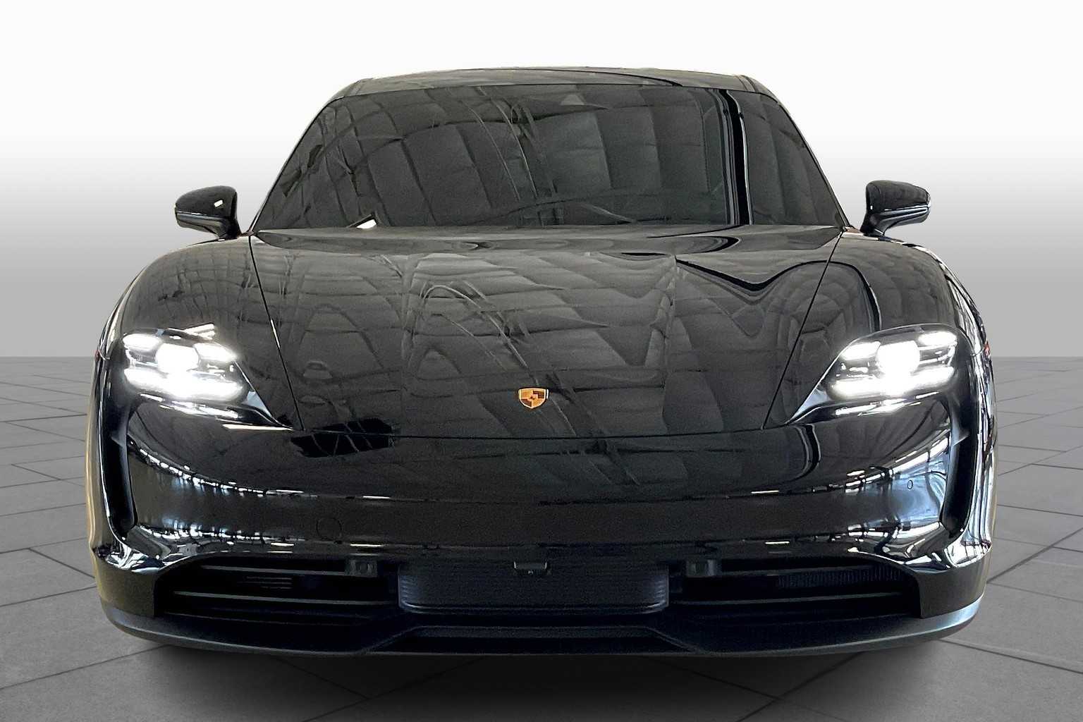 2024 Porsche Taycan 4S photo 2