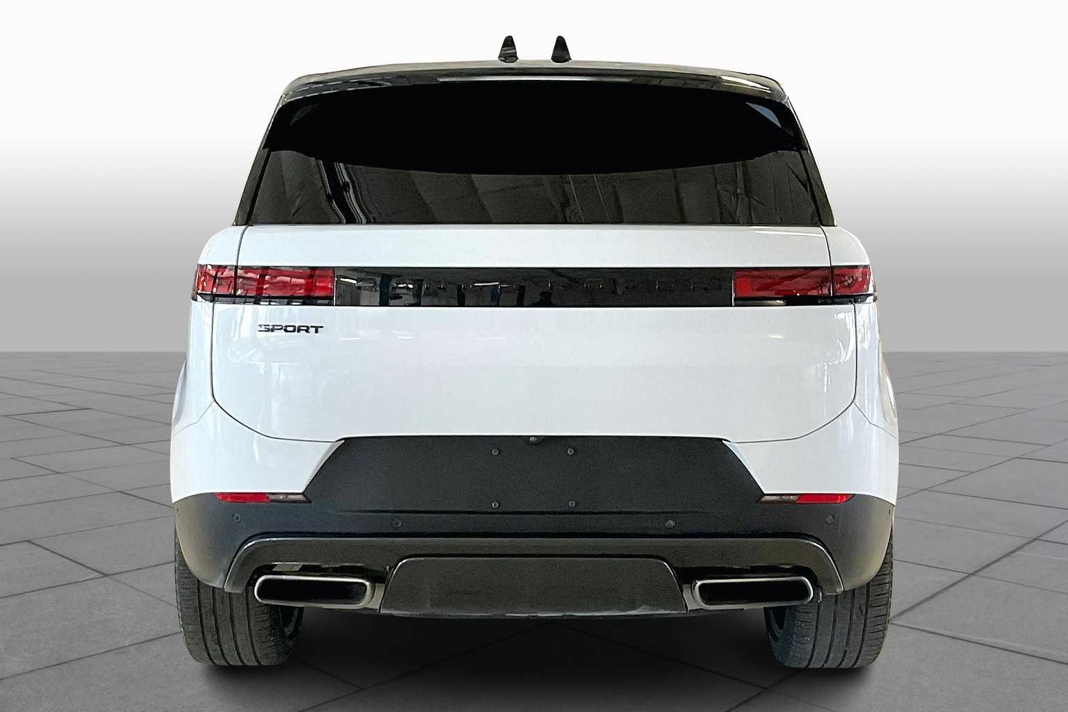 2024 Land Rover Range Rover Sport SE photo 3