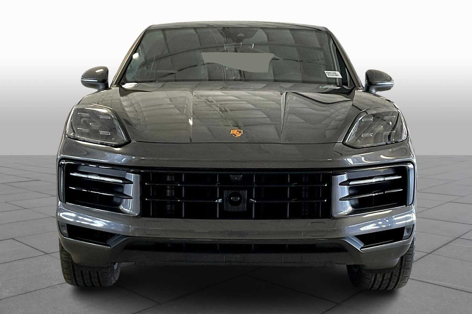 2024 Porsche Cayenne Coupe photo 2