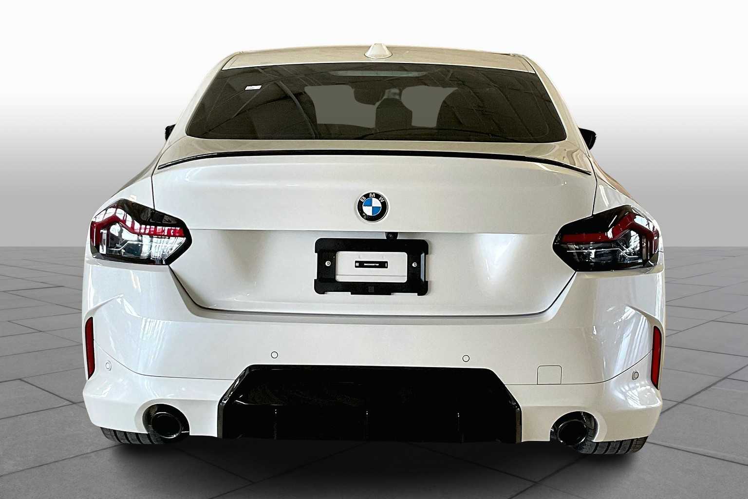2025 Bmw 230i Coupe photo 3