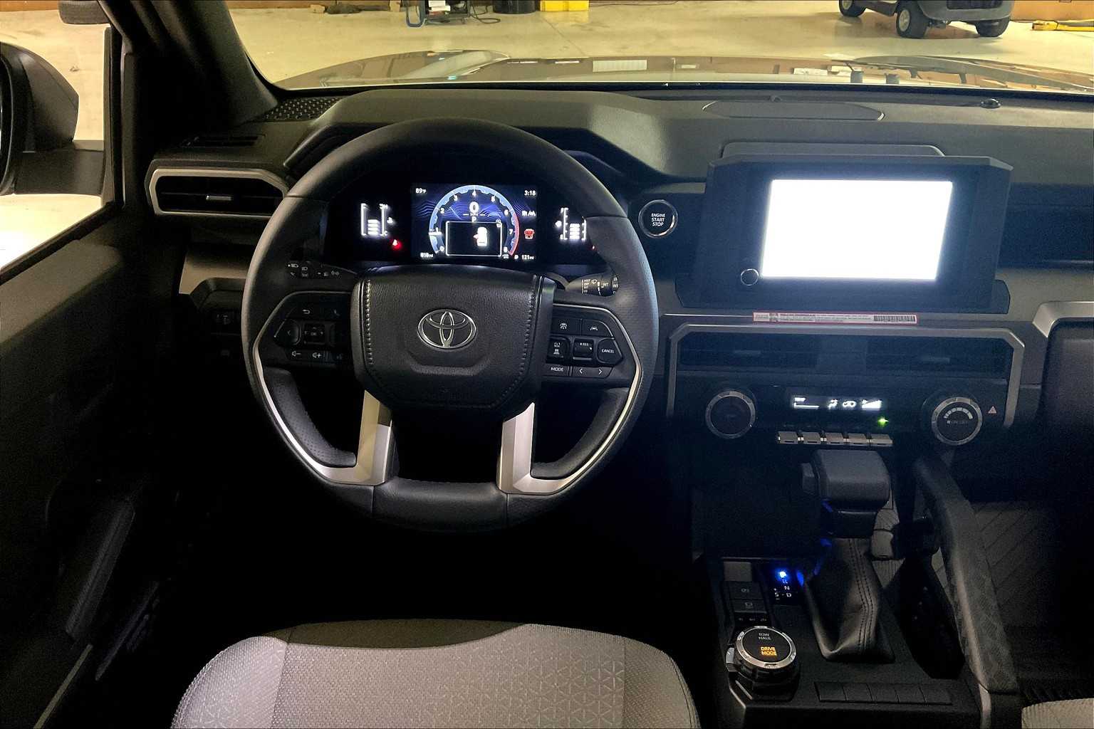 2025 Toyota 4Runner SR5 photo 4